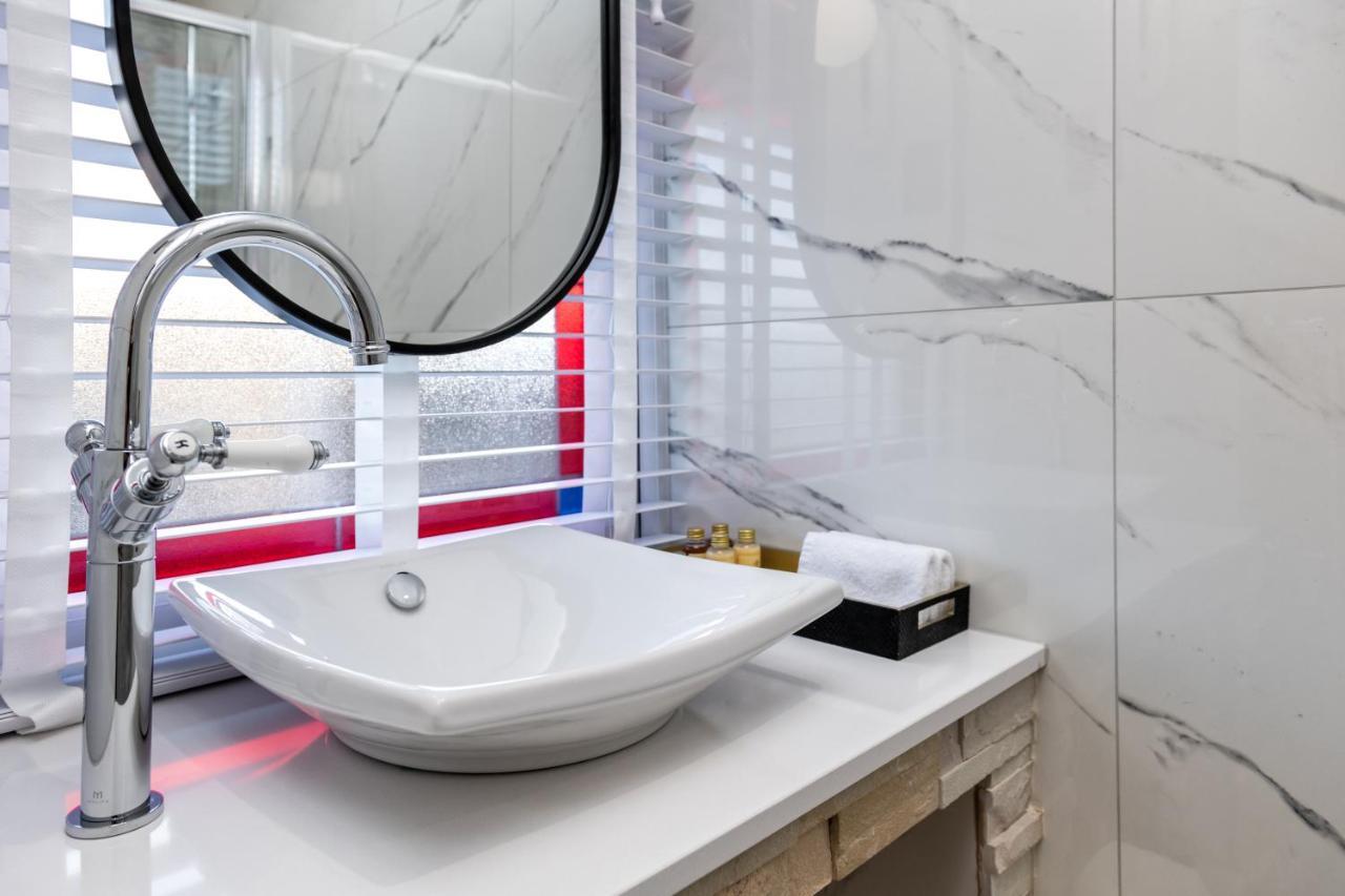 Pamper Yourself In Our Double Sized Copper Tub -2 Bedroom Villa Инвернесс Экстерьер фото